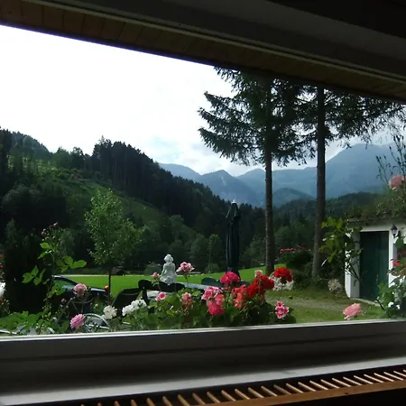 Enghagen Haarstube *